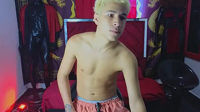 straight threesome online show from September 20, 2025, 1:49 pm