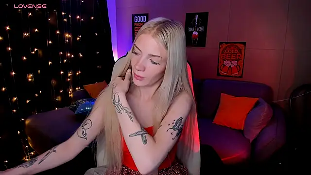 AnyaTaylor  online show from September 25, 2025, 2:17 am