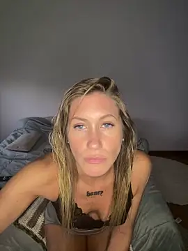 caritadeangellll online show from April 30, 2026, 9:19 pm