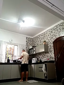 Binhocrs online show from December 1, 2025, 5:14 pm