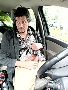 twitshe online show from October 13, 2025, 12:51 pm