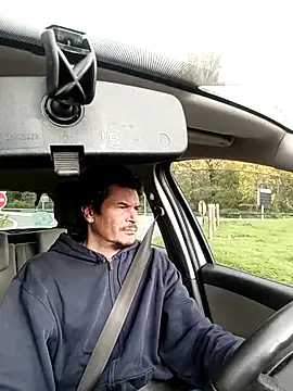 twitshe online show from October 30, 2025, 1:42 pm