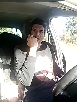 twitshe online show from October 6, 2025, 1:34 pm