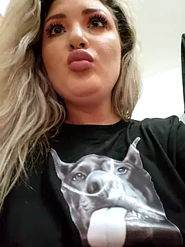 Blondie Sasha online show from November 7, 2025, 8:02 pm