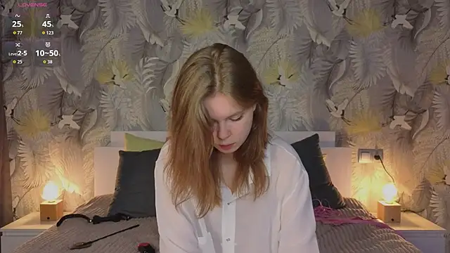 JulietteRain online show from October 13, 2025, 4:08 pm