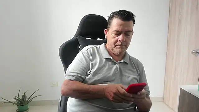 massimo dannger online show from October 31, 2025, 7:43 pm