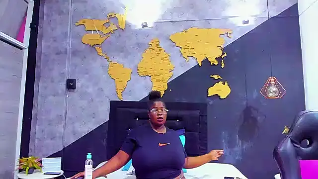 Maiam  Rossi online show from October 15, 2025, 12:46 pm