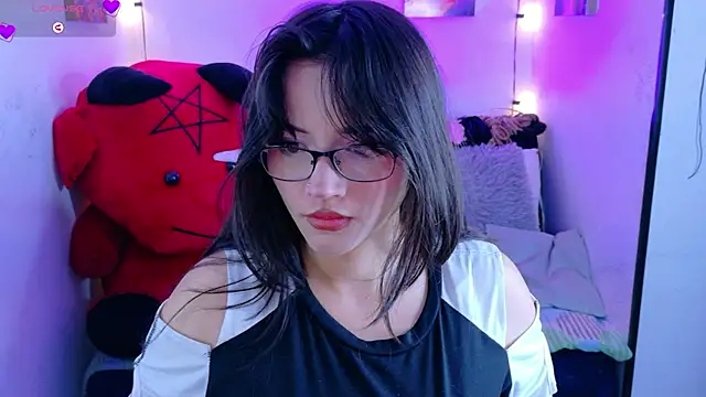 MiaVelvetDoll online show from September 10, 2025, 1:43 pm