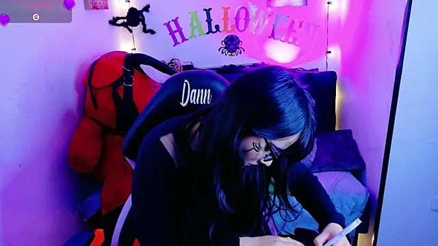 MiaVelvetDoll online show from October 23, 2025, 2:05 pm