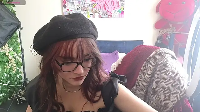 MiaVelvetDoll online show from April 22, 2026, 2:24 pm