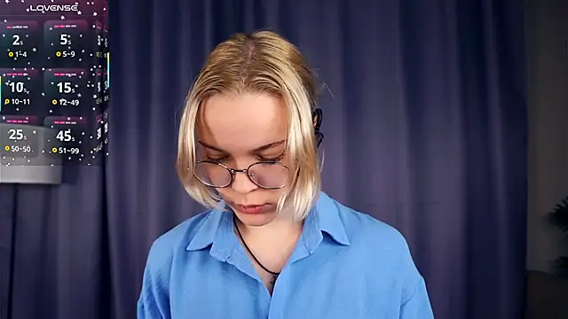 EdaKirkIin online show from October 26, 2025, 5:19 am