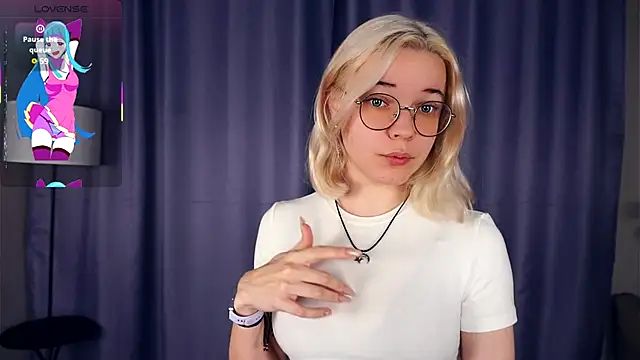 EdaKirkIin online show from November 19, 2025, 5:18 am