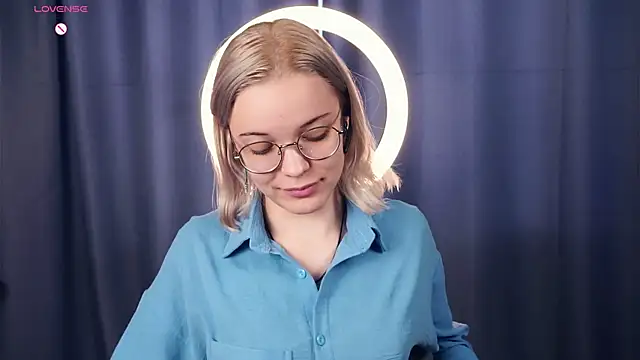 EdaKirkIin online show from October 15, 2025, 6:22 am