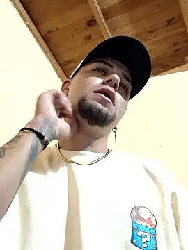 Snapshot of Juuaanp3 chatting on January 5, 2026, 11:19 pm Juuaanp3 online show from January 5, 2026, 11:19 pm