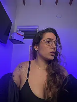 Sophia House  online show from October 24, 2025, 11:26 pm