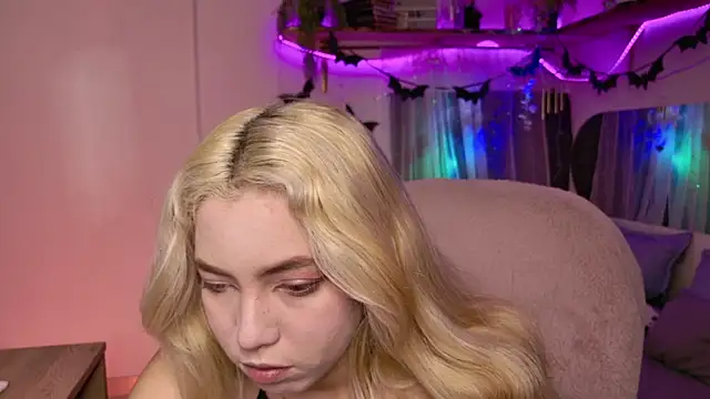 Natalia novna online show from October 5, 2025, 7:37 pm