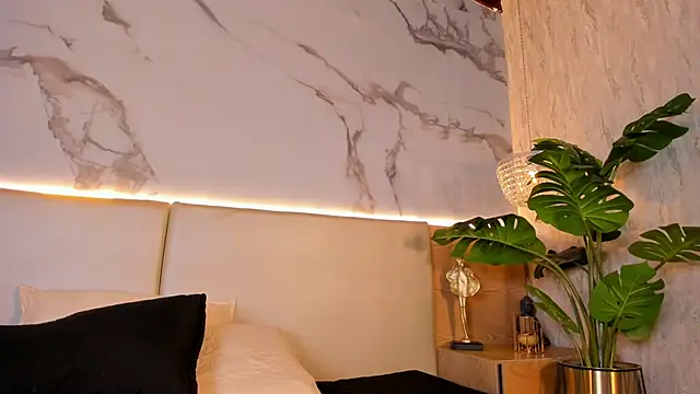 Snapshot of Celeste-Evanns chatting on February 21, 2026, 8:00 pm Celeste-Evanns online show from February 21, 2026, 8:00 pm