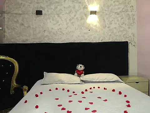 Snapshot of tiiny_emilly chatting on February 14, 2026, 6:52 pm tiiny emilly online show from February 14, 2026, 6:52 pm