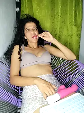 lucerocutte online show from November 12, 2025, 6:50 am