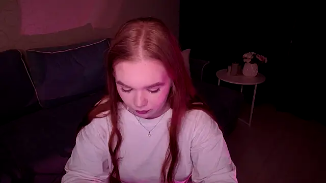 EmiRise online show from September 10, 2025, 5:23 pm