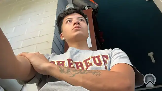 feeelipe2007 online show from February 16, 2026, 10:18 pm