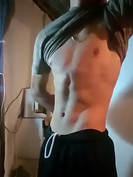 Snapshot of LUISSLEONN0958 chatting on November 5, 2025, 8:17 am LUISSLEONN0958 online show from November 5, 2025, 8:17 am