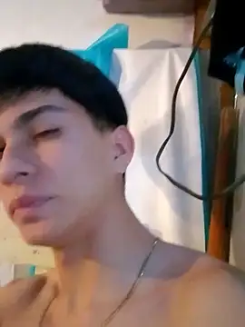 Snapshot of LUISSLEONN0958 chatting on September 24, 2025, 4:02 pm LUISSLEONN0958 online show from September 24, 2025, 4:02 pm