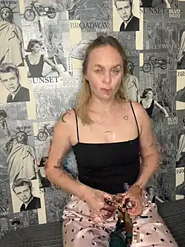 LiluMoon   online show from July 15, 2026, 6:48 pm