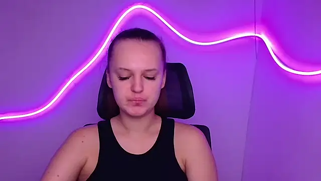 Aurora White online show from September 23, 2025, 5:14 am