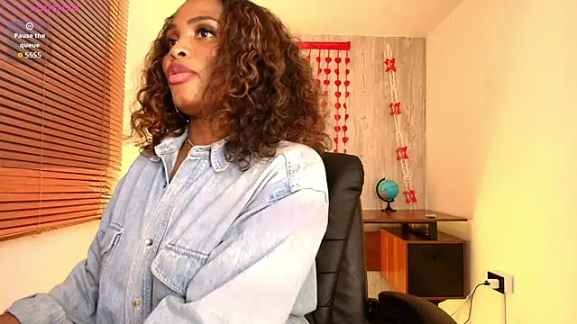 ArianaBeake online show from December 14, 2025, 8:09 am