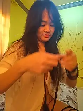 Snapshot of YayeeShow chatting on November 14, 2025, 10:41 am YayeeShow online show from November 14, 2025, 10:41 am