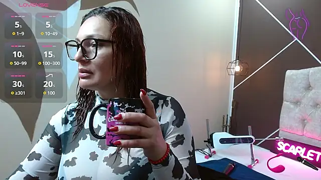 Snapshot of ScarletHott_ chatting on November 23, 2025, 12:04 pm ScarletHott online show from November 23, 2025, 12:04 pm