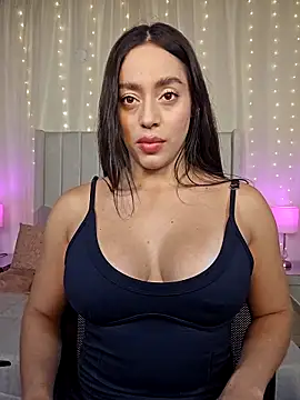 Snapshot of AriadnaTaylor chatting on February 3, 2026, 8:25 pm AriadnaTaylor online show from February 3, 2026, 8:25 pm