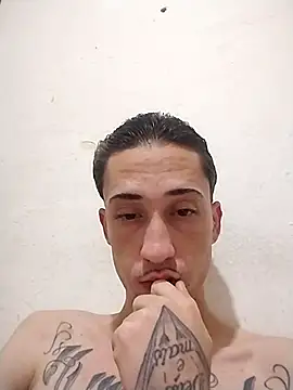 Mateus122hh online show from October 10, 2025, 1:06 am