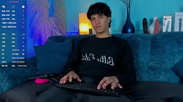 Leo Savage  online show from December 2, 2025, 3:41 am