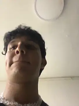 Leo Savage  online show from October 7, 2025, 3:51 am