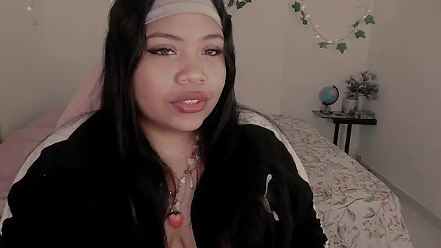 Snapshot of Juicy_elenxx chatting on February 13, 2026, 3:50 am Juicy elenxx online show from February 13, 2026, 3:50 am