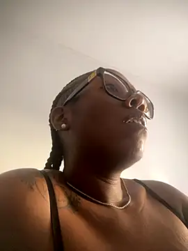 Miss ChocolateX online show from October 1, 2025, 4:00 pm