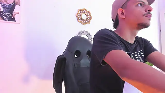  Tarekk  online show from September 29, 2025, 2:23 pm