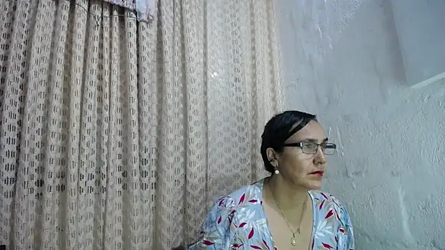 gabbyparker  online show from November 20, 2025, 9:32 am