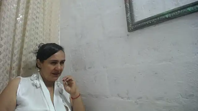 Snapshot of gabbyparker_ chatting on May 9, 2026, 9:23 am gabbyparker online show from May 9, 2026, 9:23 am