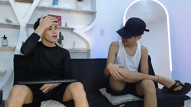 THREE GUYS HOT online show from October 28, 2025, 7:24 pm