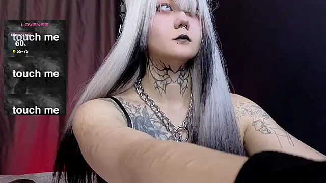 Snapshot of GothXRaven chatting on October 21, 2025, 11:20 am GothXRaven online show from October 21, 2025, 11:20 am