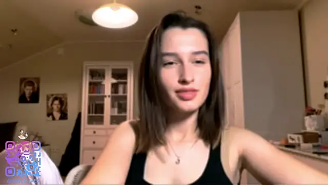 DarlineBrustera online show from November 11, 2025, 2:23 pm