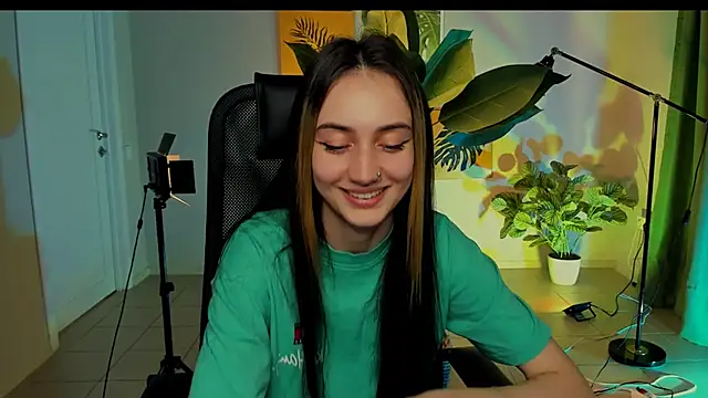 Snapshot of olivianorton chatting on September 22, 2025, 1:50 pm olivianorton online show from September 22, 2025, 1:50 pm