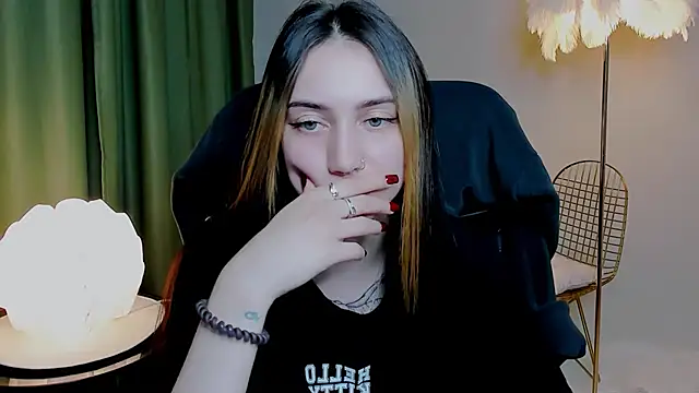 Snapshot of olivianorton chatting on September 29, 2025, 3:39 pm olivianorton online show from September 29, 2025, 3:39 pm