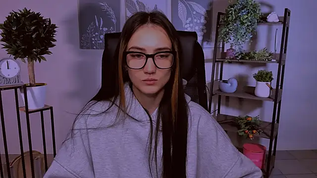 Snapshot of olivianorton chatting on October 12, 2025, 3:13 pm olivianorton online show from October 12, 2025, 3:13 pm