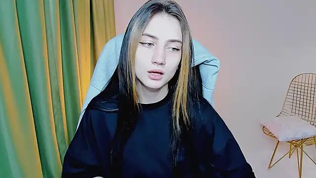 Snapshot of olivianorton chatting on September 14, 2025, 9:20 am olivianorton online show from September 14, 2025, 9:20 am