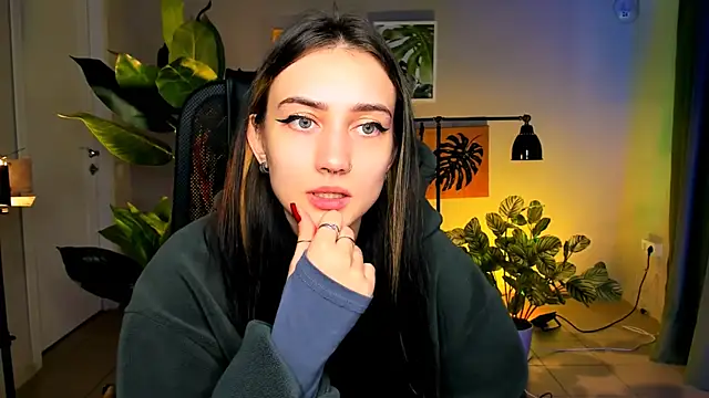 Snapshot of olivianorton chatting on October 4, 2025, 10:28 am olivianorton online show from October 4, 2025, 10:28 am