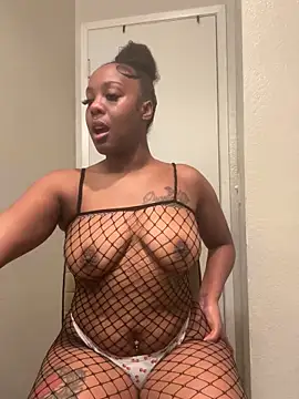 ObsessedWLyla online show from November 14, 2025, 9:35 am